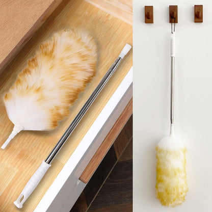 Retractable wool duster